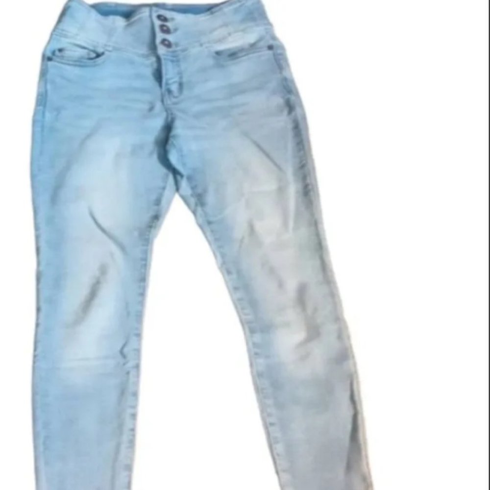 High Rise Sculpting Cropped Jeans